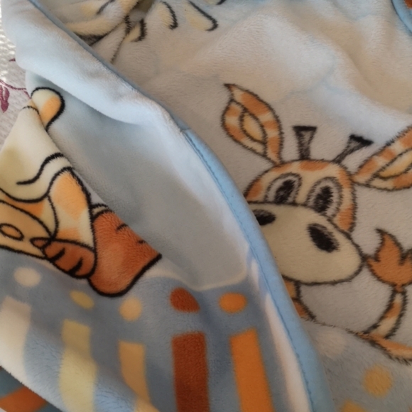 Children's Cozy Plush blanket 54" x 43.5" - Picture 9 of 11